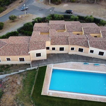 טנאונלה Residence Baia Sant Anna Con Piscina מראה חיצוני תמונה