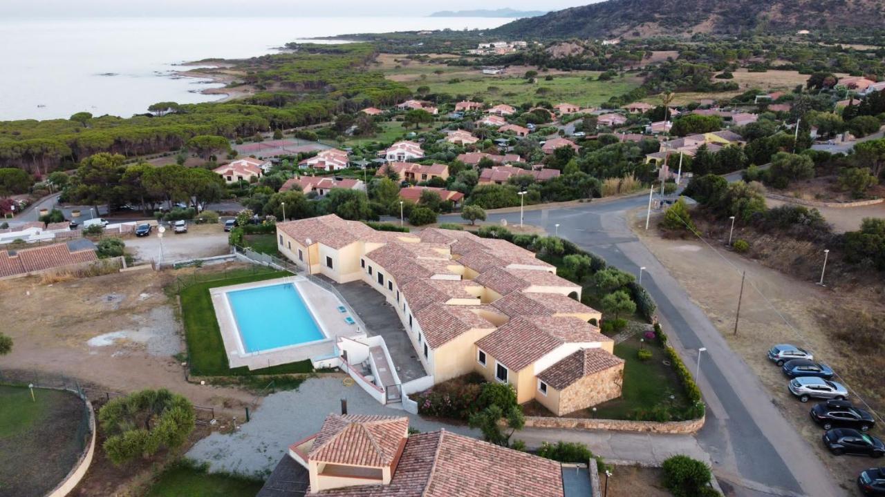 טנאונלה Residence Baia Sant Anna Con Piscina מראה חיצוני תמונה