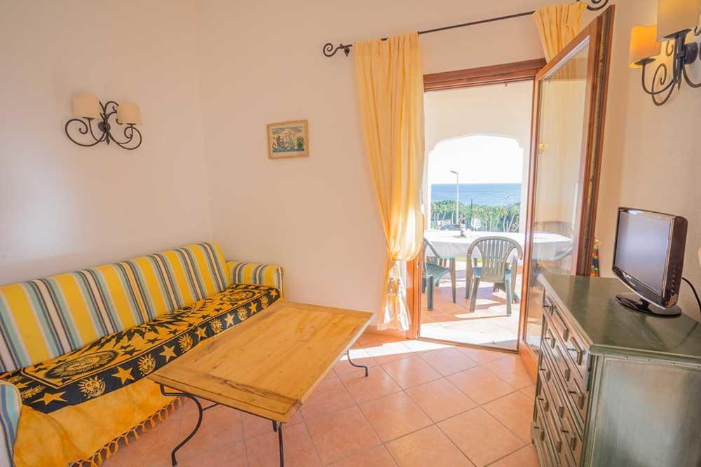 טנאונלה Residence Baia Sant Anna Con Piscina מראה חיצוני תמונה