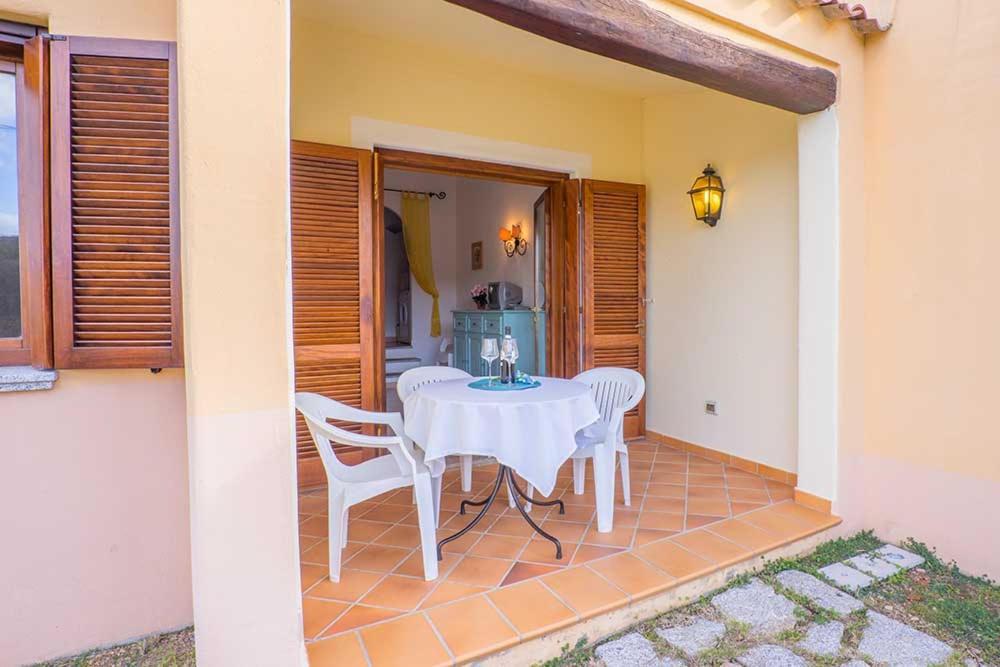 טנאונלה Residence Baia Sant Anna Con Piscina מראה חיצוני תמונה