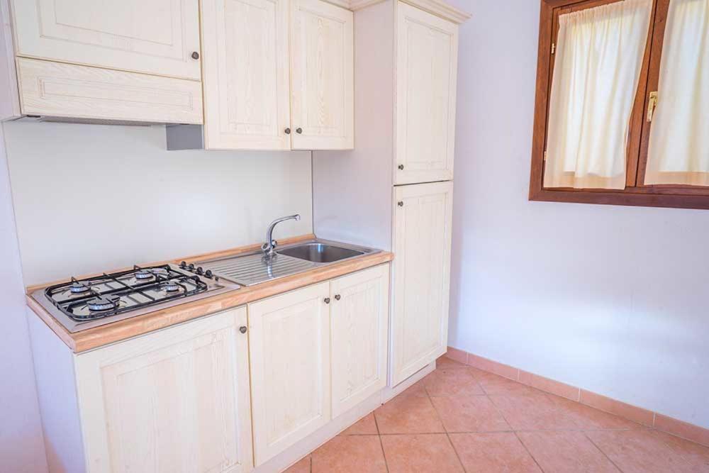 טנאונלה Residence Baia Sant Anna Con Piscina מראה חיצוני תמונה