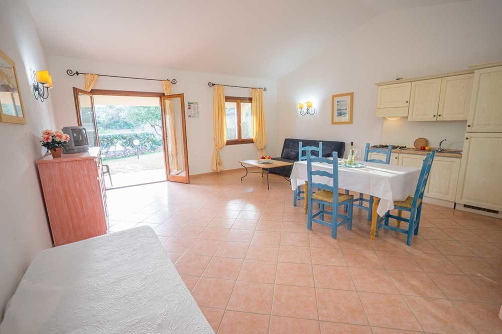 טנאונלה Residence Baia Sant Anna Con Piscina מראה חיצוני תמונה