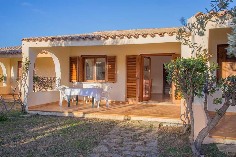 טנאונלה Residence Baia Sant Anna Con Piscina מראה חיצוני תמונה