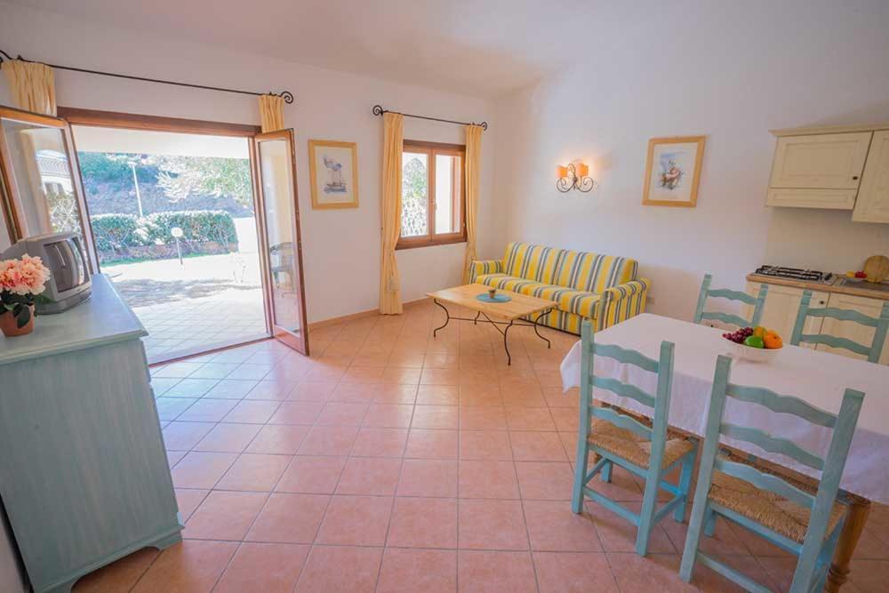 טנאונלה Residence Baia Sant Anna Con Piscina מראה חיצוני תמונה